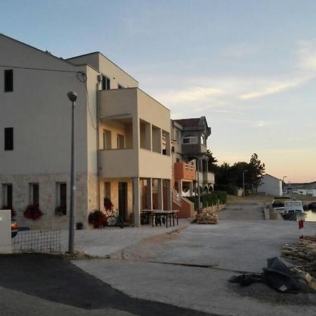 Apartments By The Sea Simuni, Pag - 18386 Kolan Εξωτερικό φωτογραφία