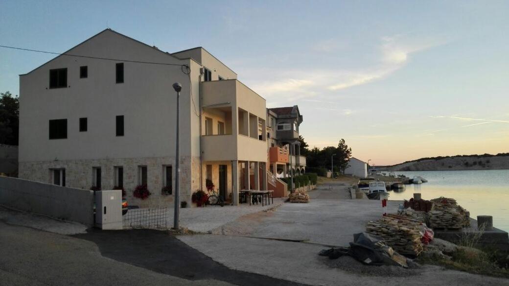 Apartments By The Sea Simuni, Pag - 18386 Kolan Εξωτερικό φωτογραφία