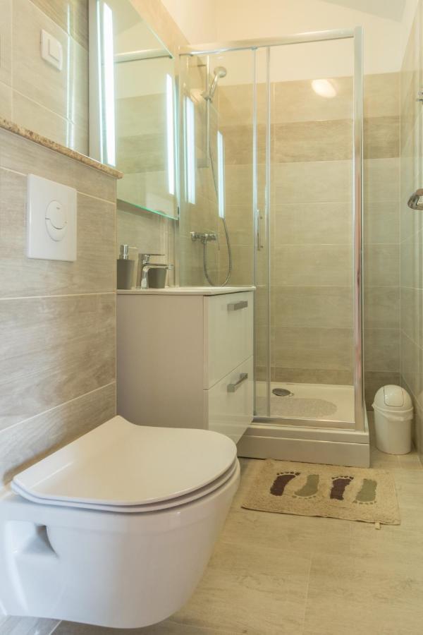 Apartments By The Sea Simuni, Pag - 18386 Kolan Εξωτερικό φωτογραφία