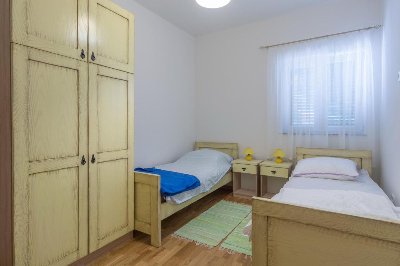 Apartments By The Sea Simuni, Pag - 18386 Kolan Εξωτερικό φωτογραφία